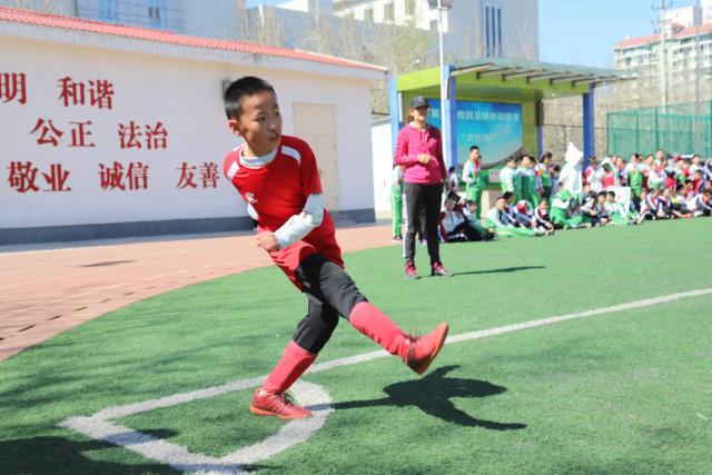 斯洛特是第四位处子赛季率队圣诞节登顶的主教练